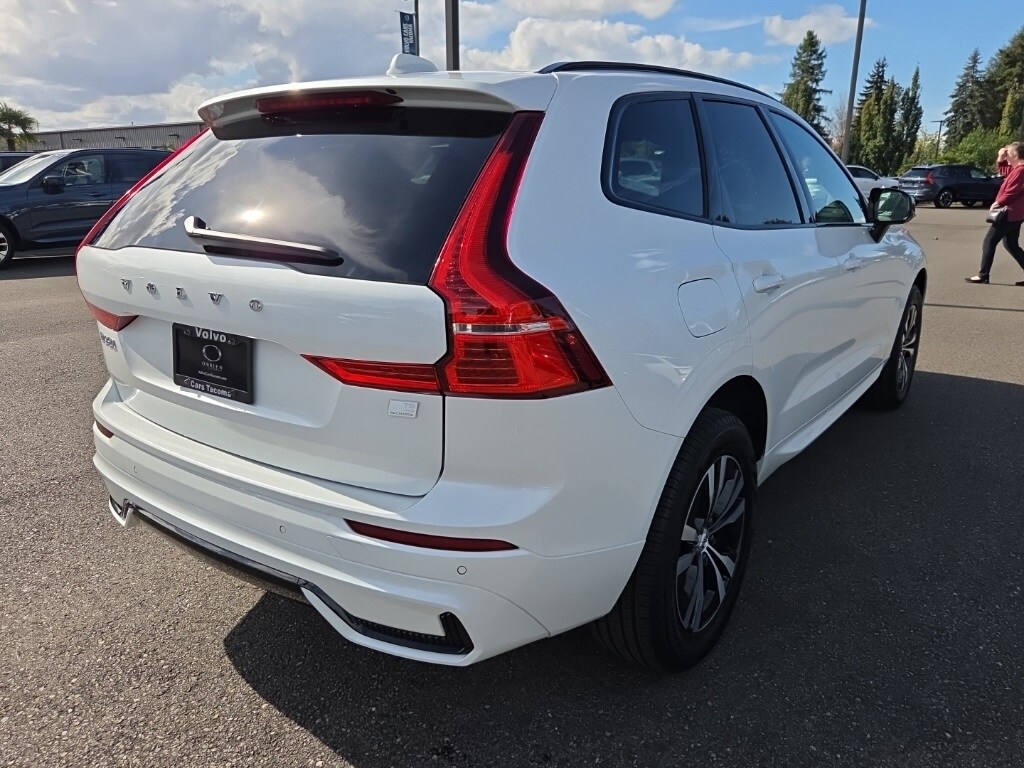 2024 Volvo XC60 Recharge Hybrid photo 2