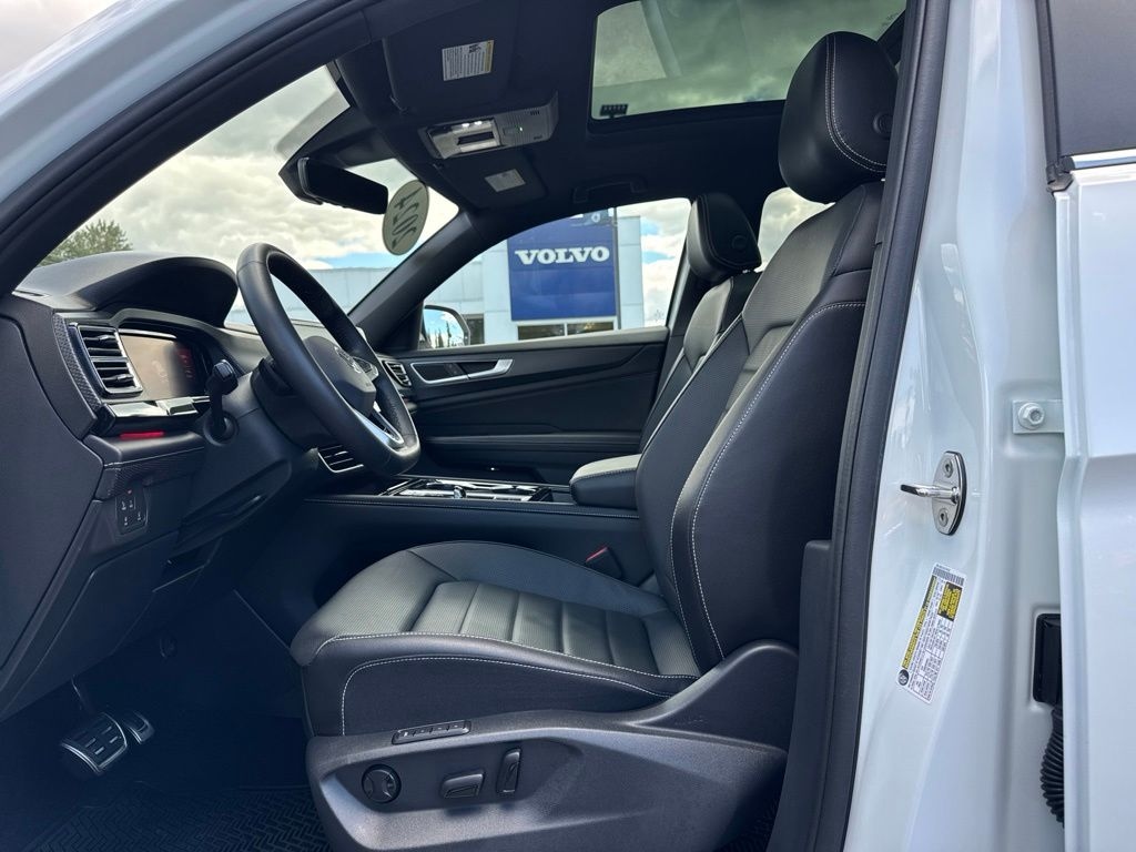 Used 2024 Volkswagen Atlas Cross Sport 2.0T SEL R-Line SUV