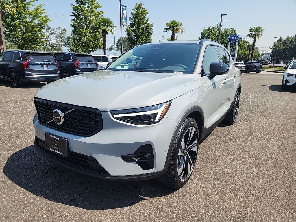 2026 Volvo XC40