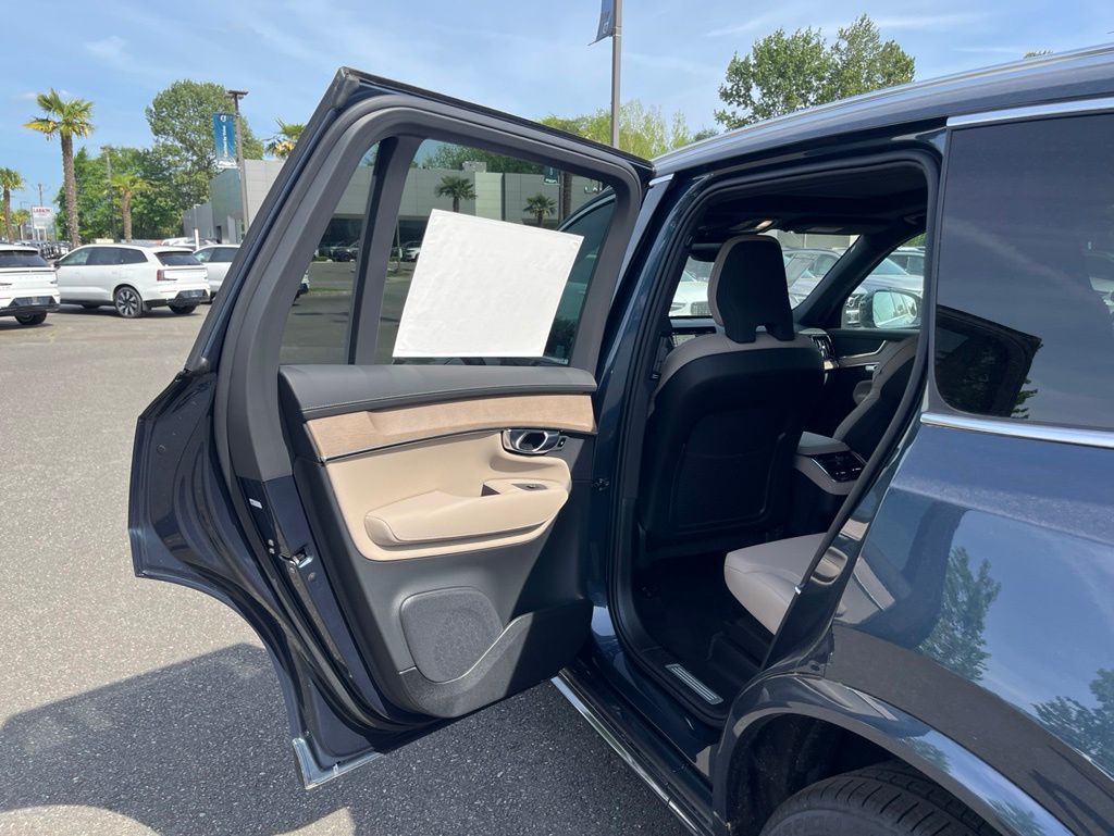 2026 Volvo XC90 Core - Photo 10