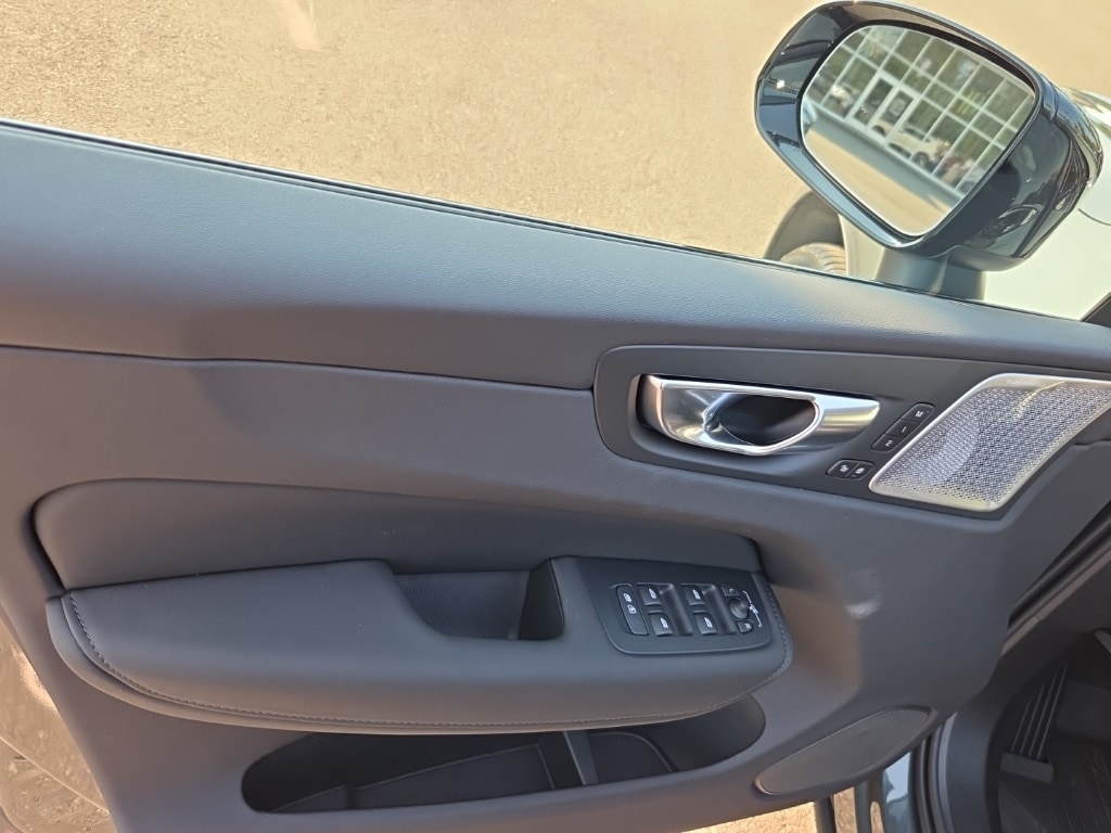 New 2026 Volvo XC60 B5 Ultra SUV