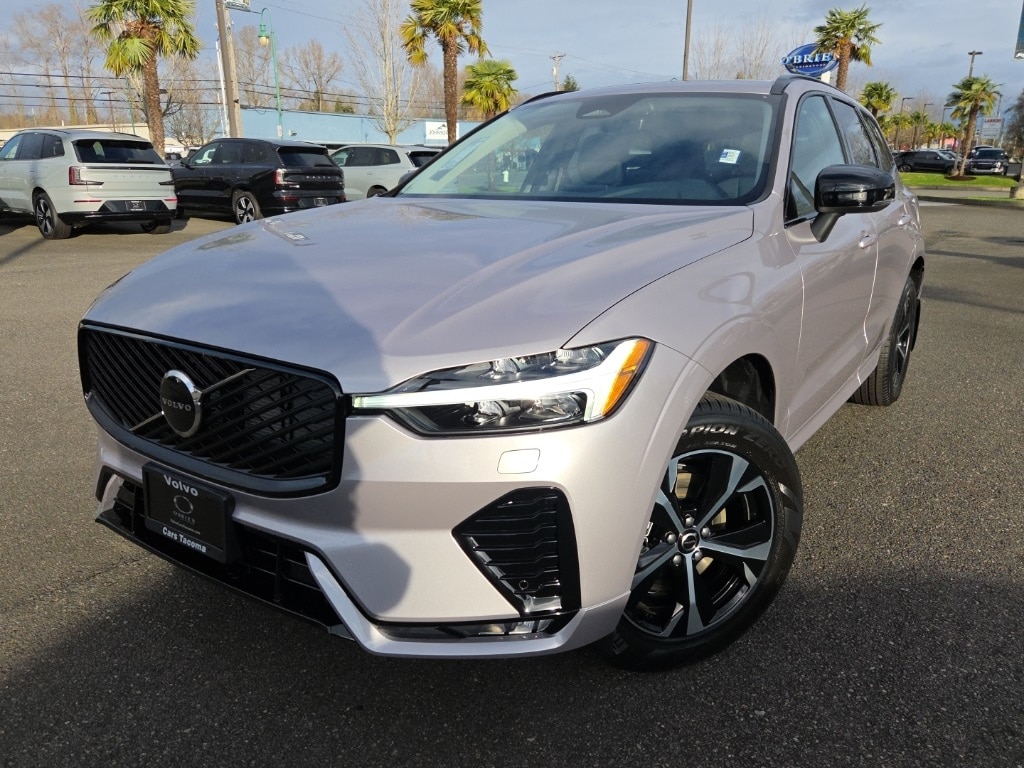 2026 Volvo XC60 Core's photo