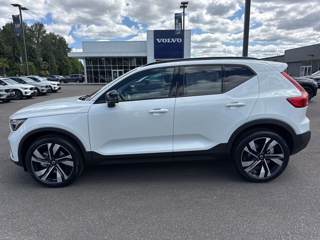 New 2026 Volvo XC40 B5 Plus SUV