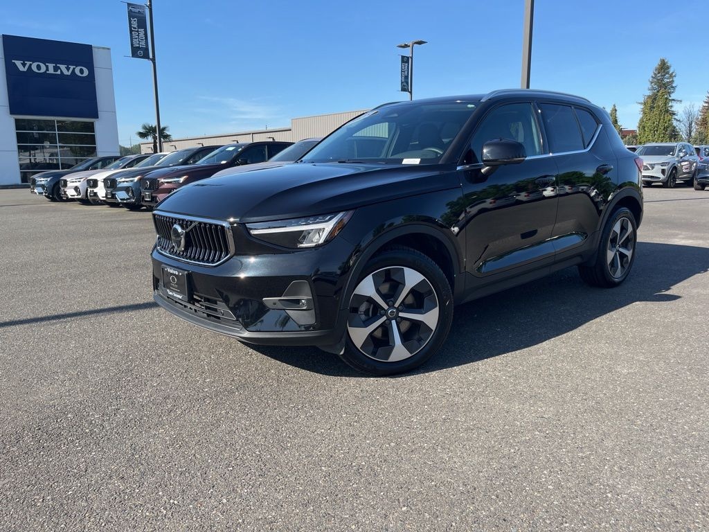 Certified 2025 Volvo XC40 B5 Plus Bright Theme SUV