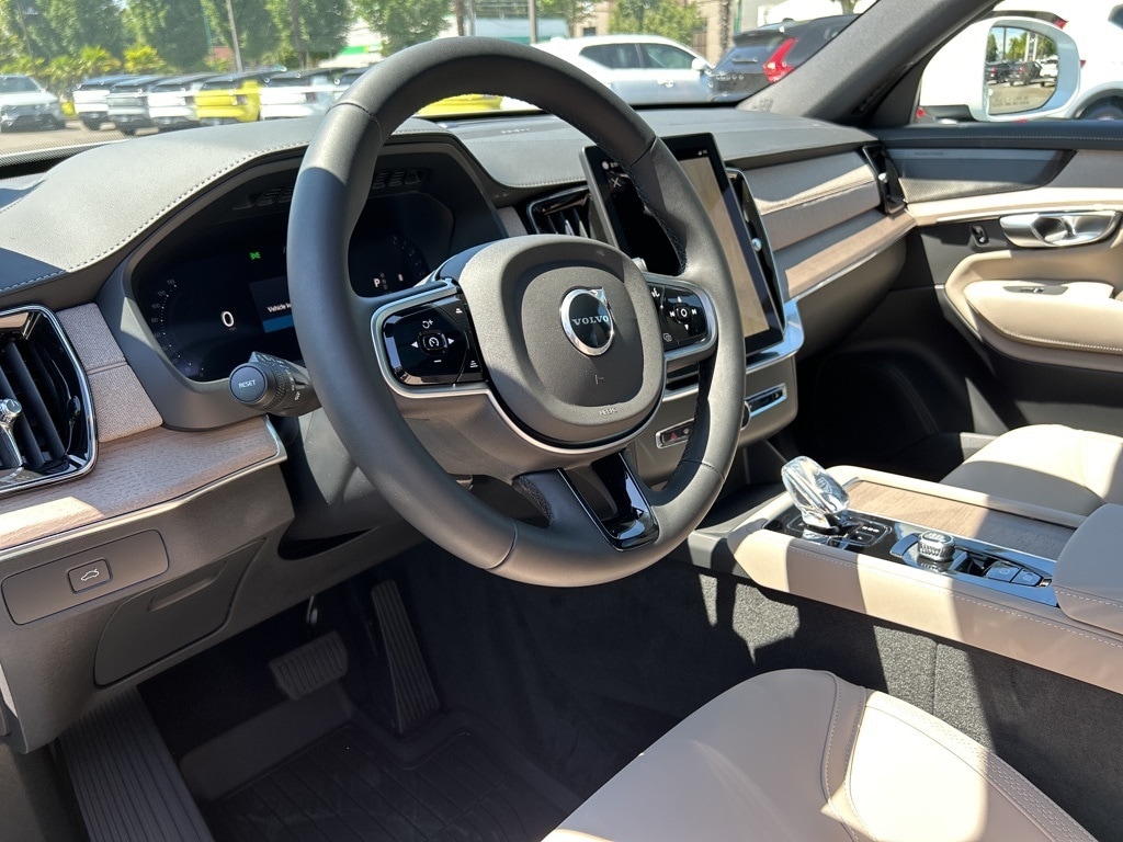 2026 Volvo XC90 Plus - Photo 7