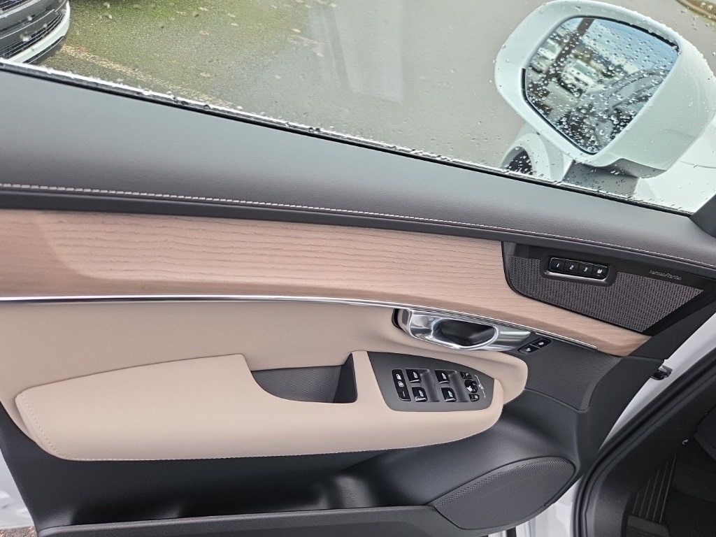 New 2026 Volvo XC90 B6 Plus 7-Seater SUV