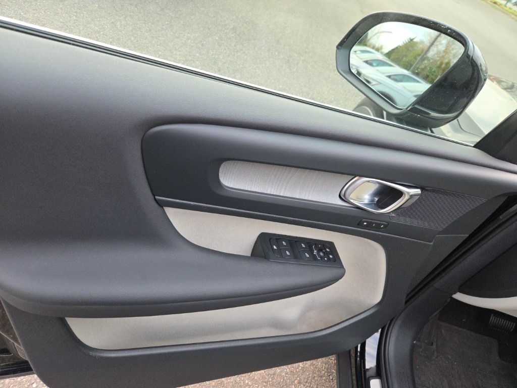 Certified 2023 Volvo XC40 B5 Plus Bright Theme SUV