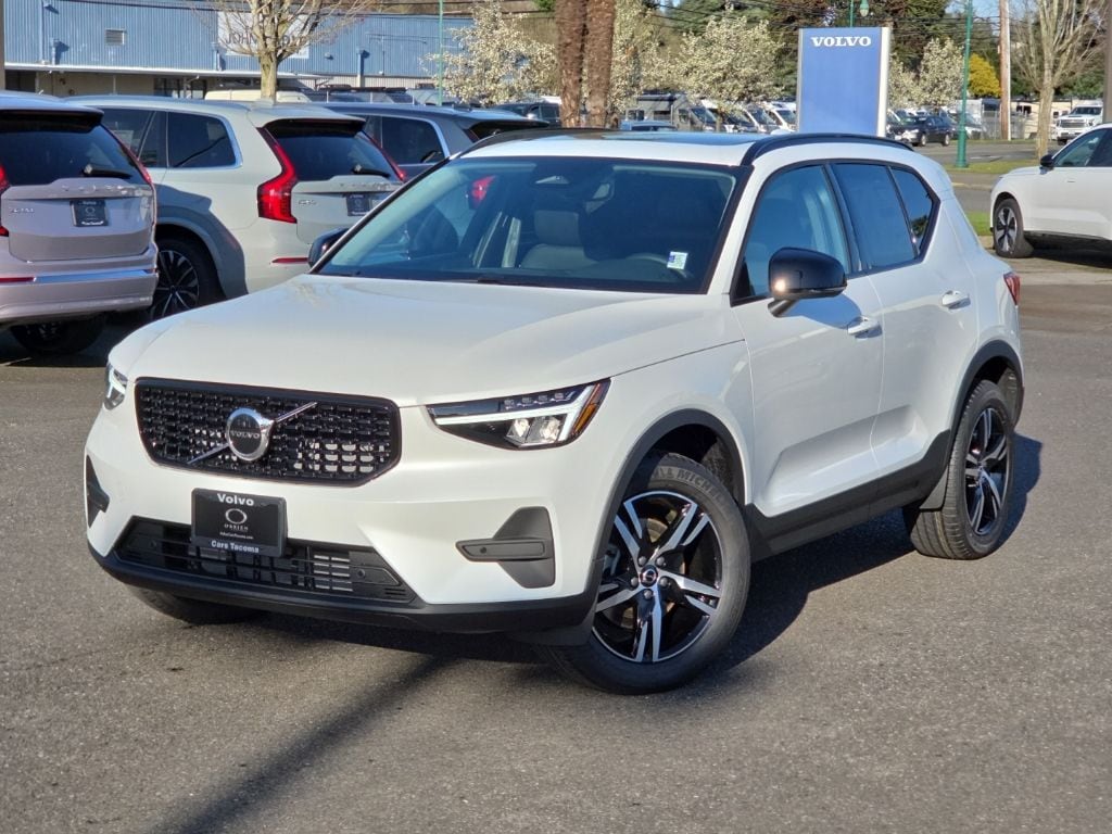 2026 Volvo XC40 B5 Core Dark AWD's photo