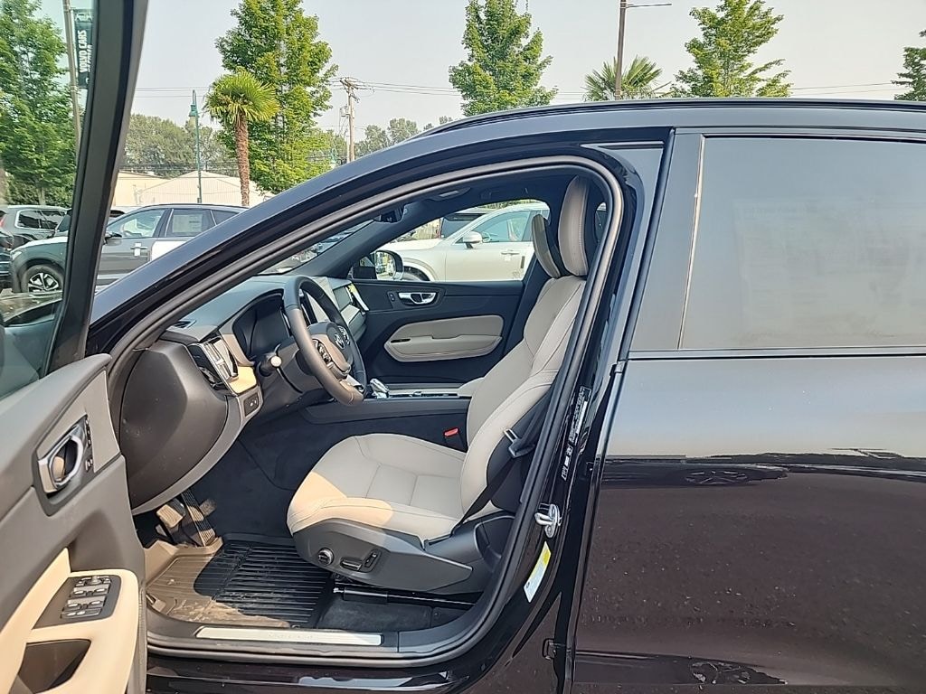 New 2026 Volvo XC60 plug-in hybrid T8 Plus SUV