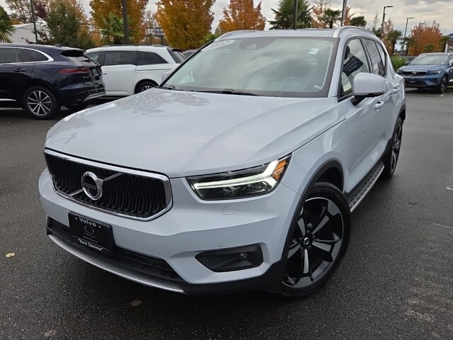 2022 Volvo XC40 Momentum SUV