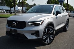 2025 Volvo XC40