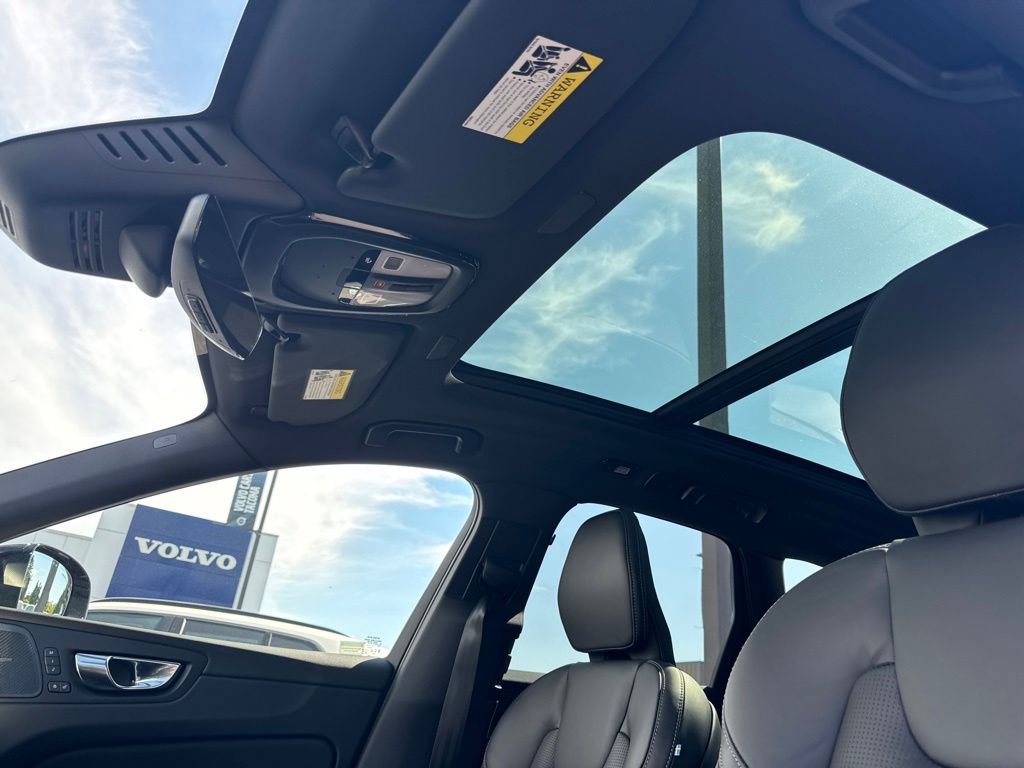 2026 Volvo XC60 Ultra - Photo 14