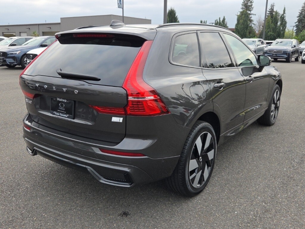 2024 Volvo XC60 Recharge Hybrid Ultimate photo 2