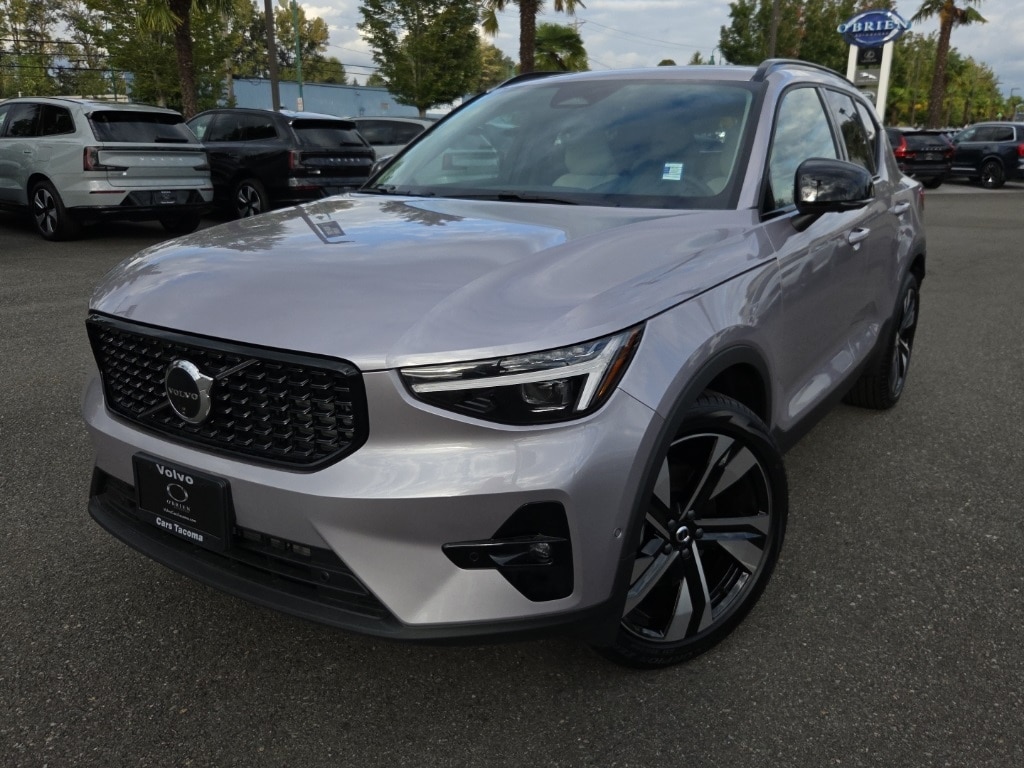 New 2026 Volvo XC40 B5 Ultra SUV