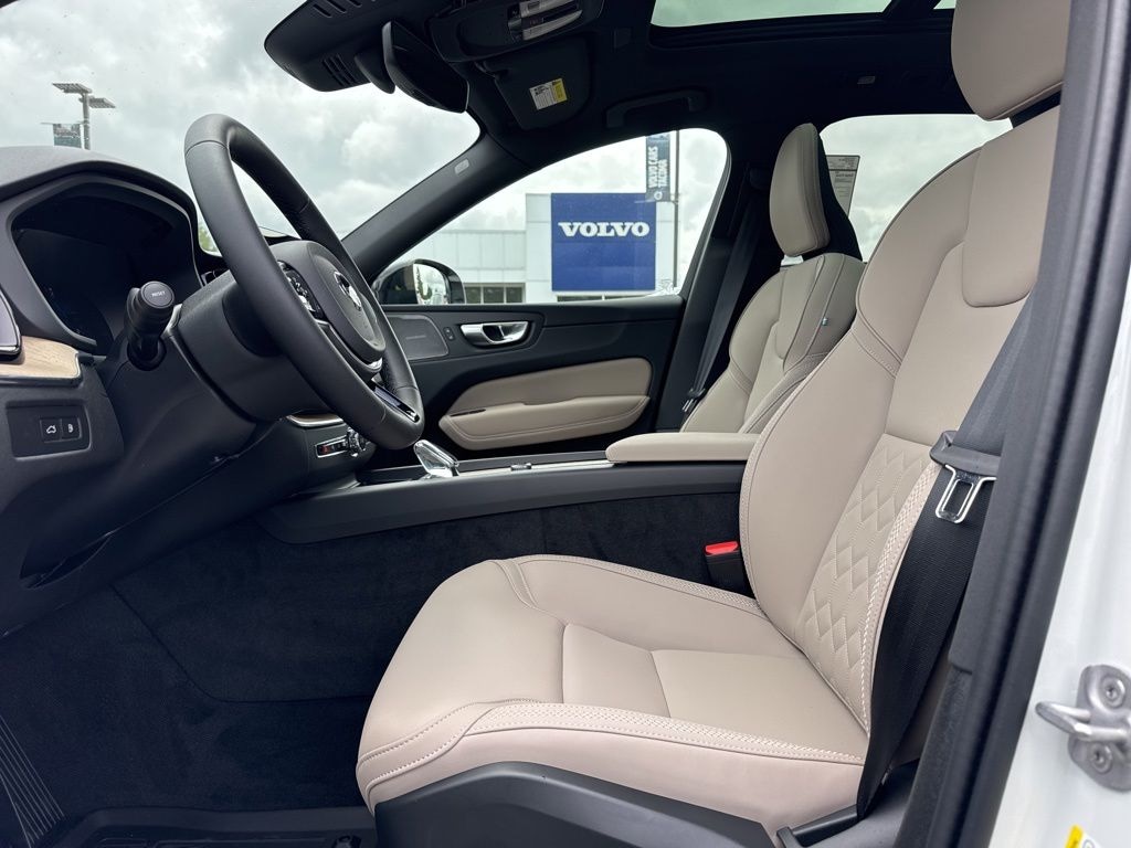 New 2026 Volvo XC60 plug-in hybrid T8 Plus SUV