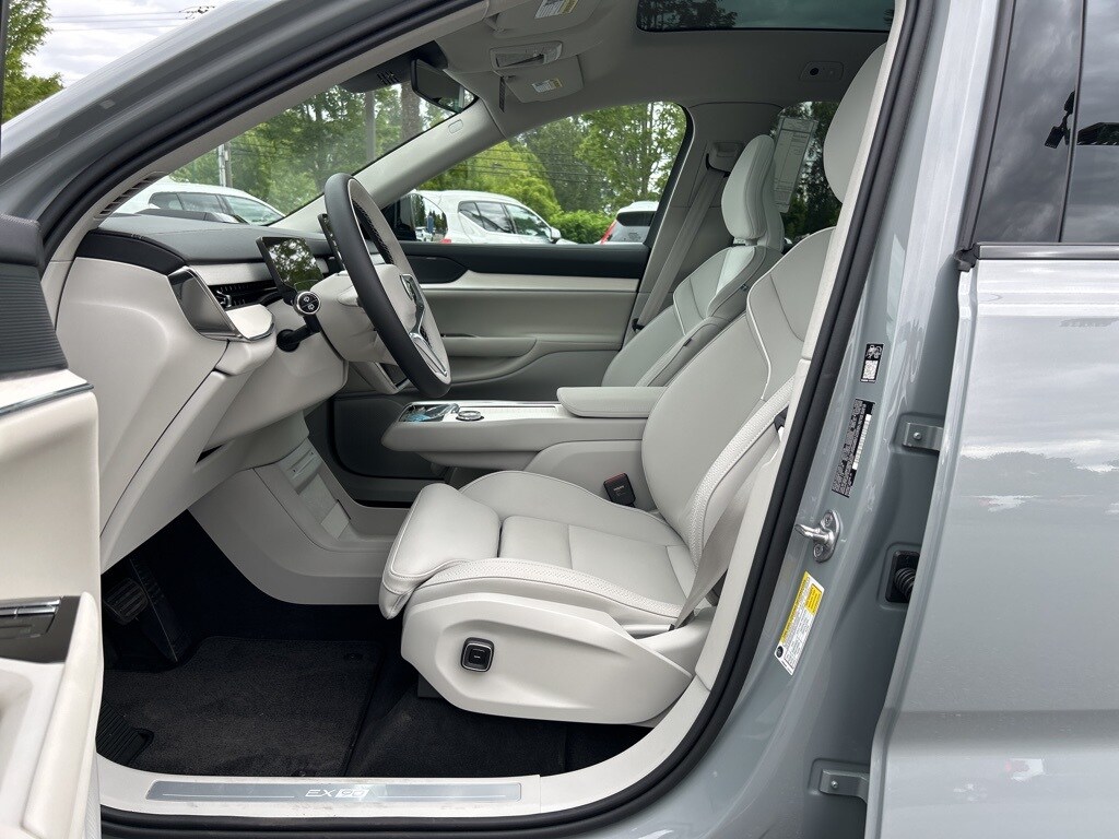 2025 Volvo EX90 Twin Motor Plus photo 4
