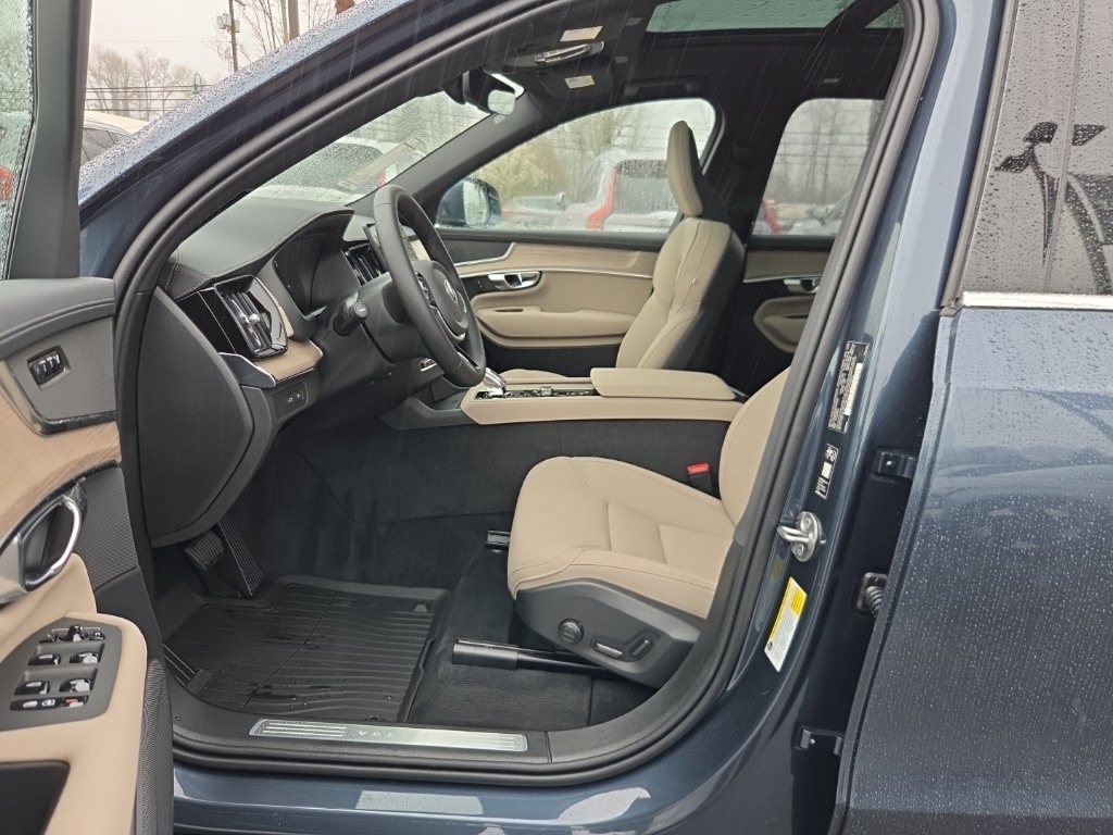 New 2026 Volvo XC90 plug-in hybrid T8 Plus 7-Seater SUV