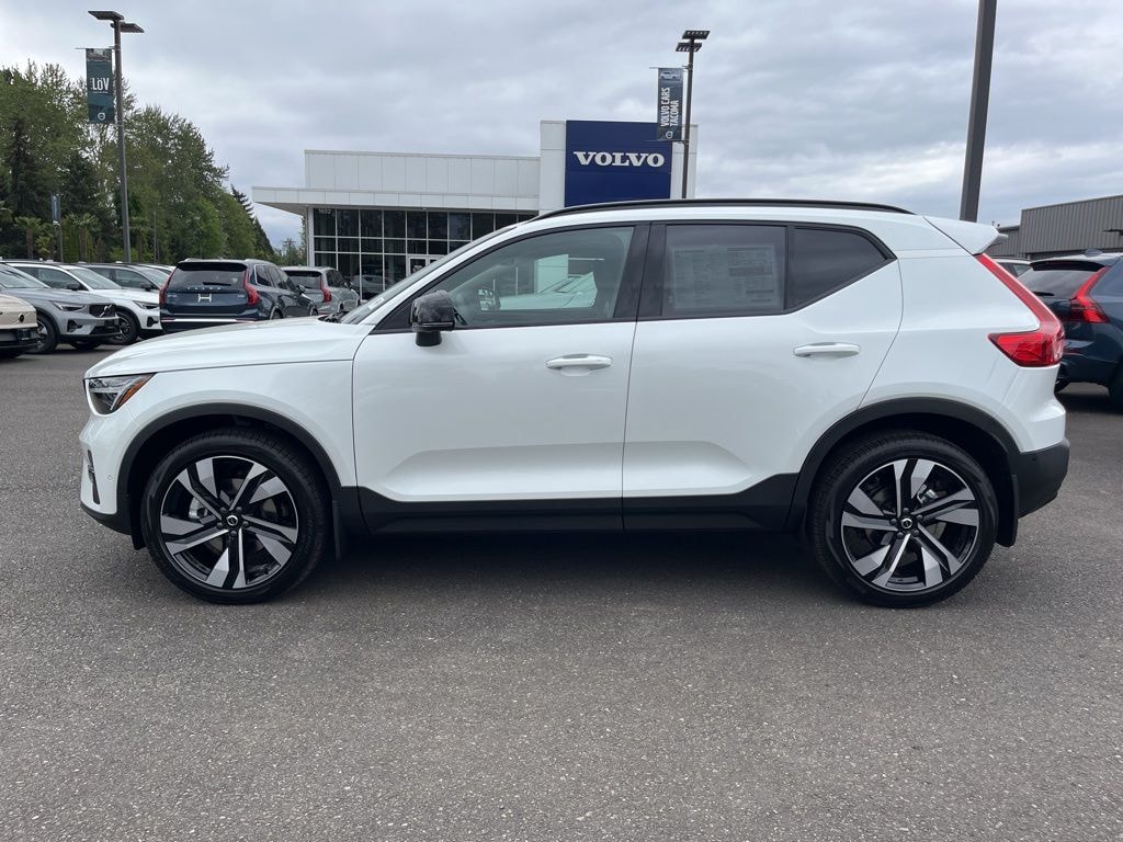 New 2026 Volvo XC40 B5 Plus SUV