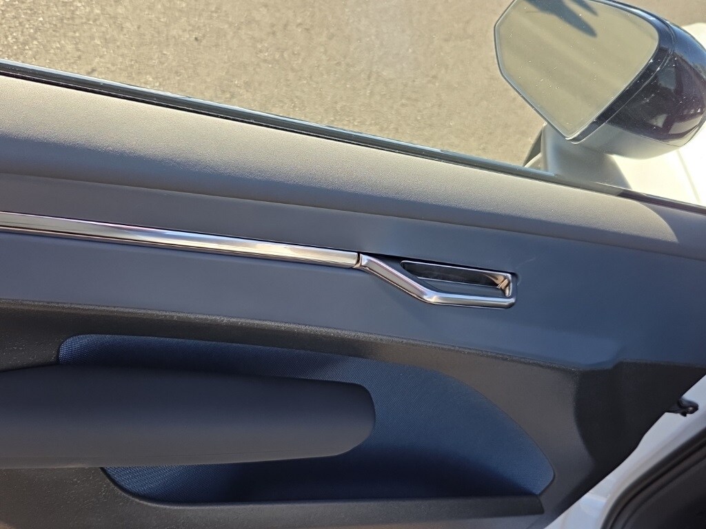 2025 Volvo EX30 Plus photo 3