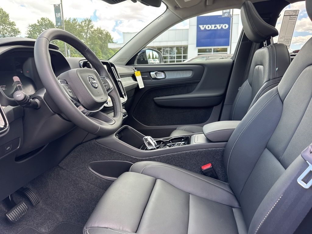 New 2026 Volvo XC40 B5 Plus SUV