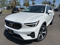 2025 Volvo XC40 B5 Core Bright Theme SUV