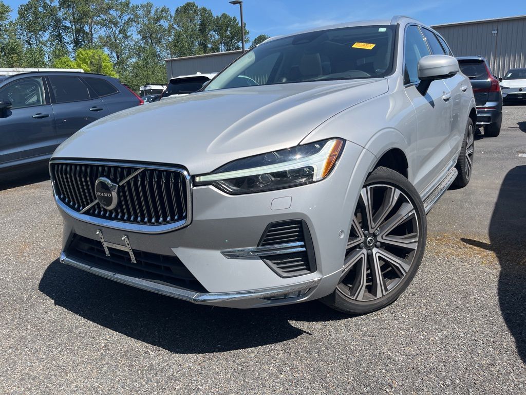 2023 Volvo XC60 B5 Ultimate Bright Theme AWD's photo