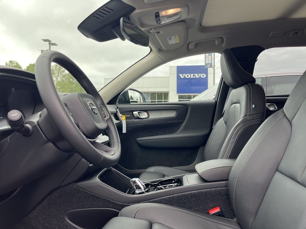 New 2026 Volvo XC40 B5 Plus SUV