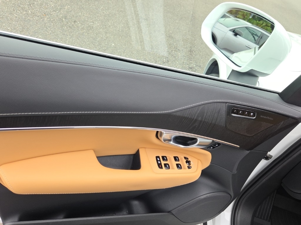 Certified 2024 Volvo XC90 Recharge Plug-In Hybrid Ultimate SUV