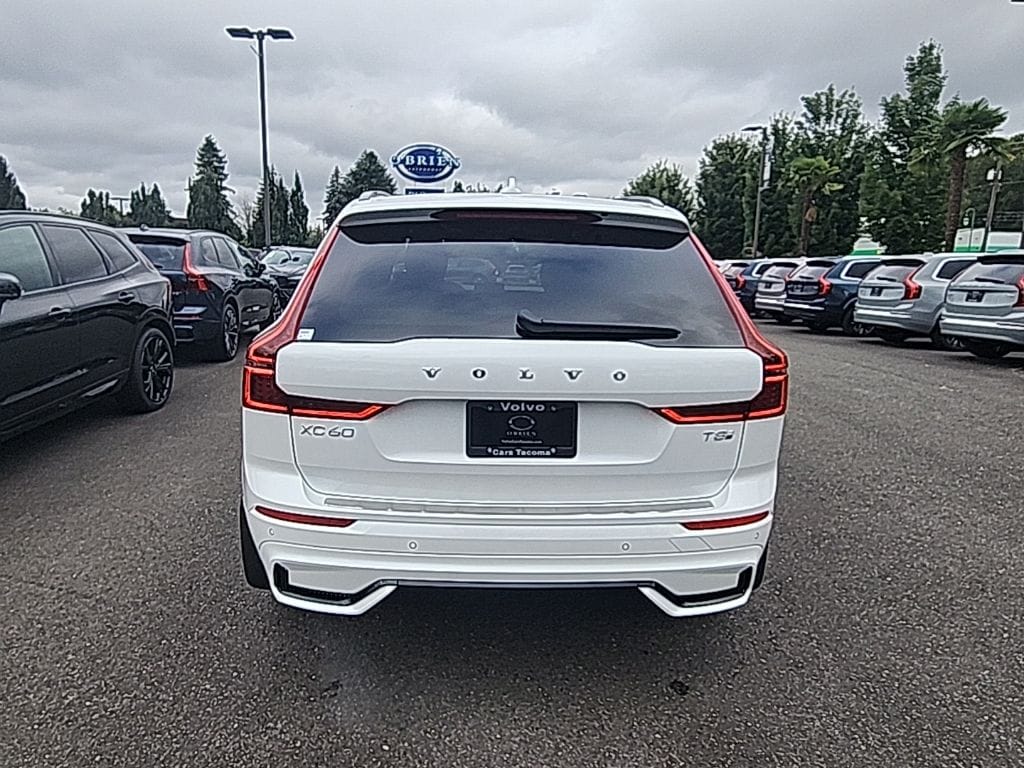 New 2026 Volvo XC60 plug-in hybrid T8 Core SUV
