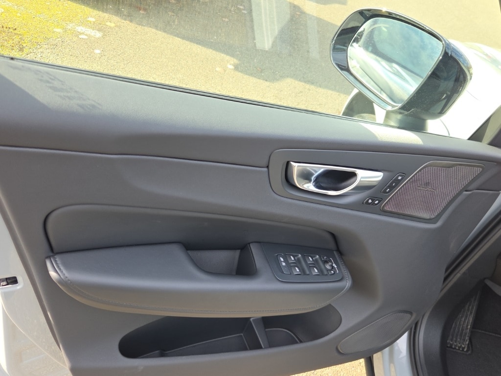 Certified 2025 Volvo XC60 Plug-In Hybrid T8 Plus SUV