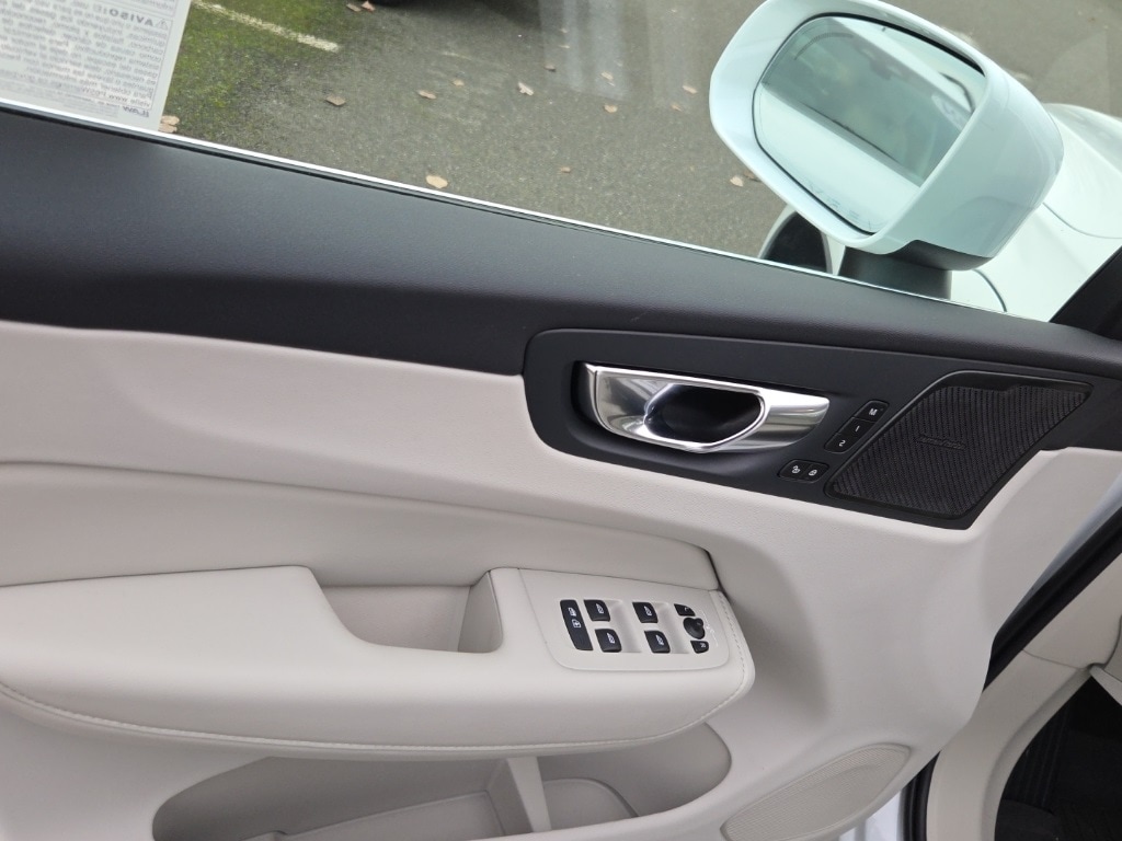 Certified 2023 Volvo XC60 Recharge Plug-In Hybrid Ultimate SUV