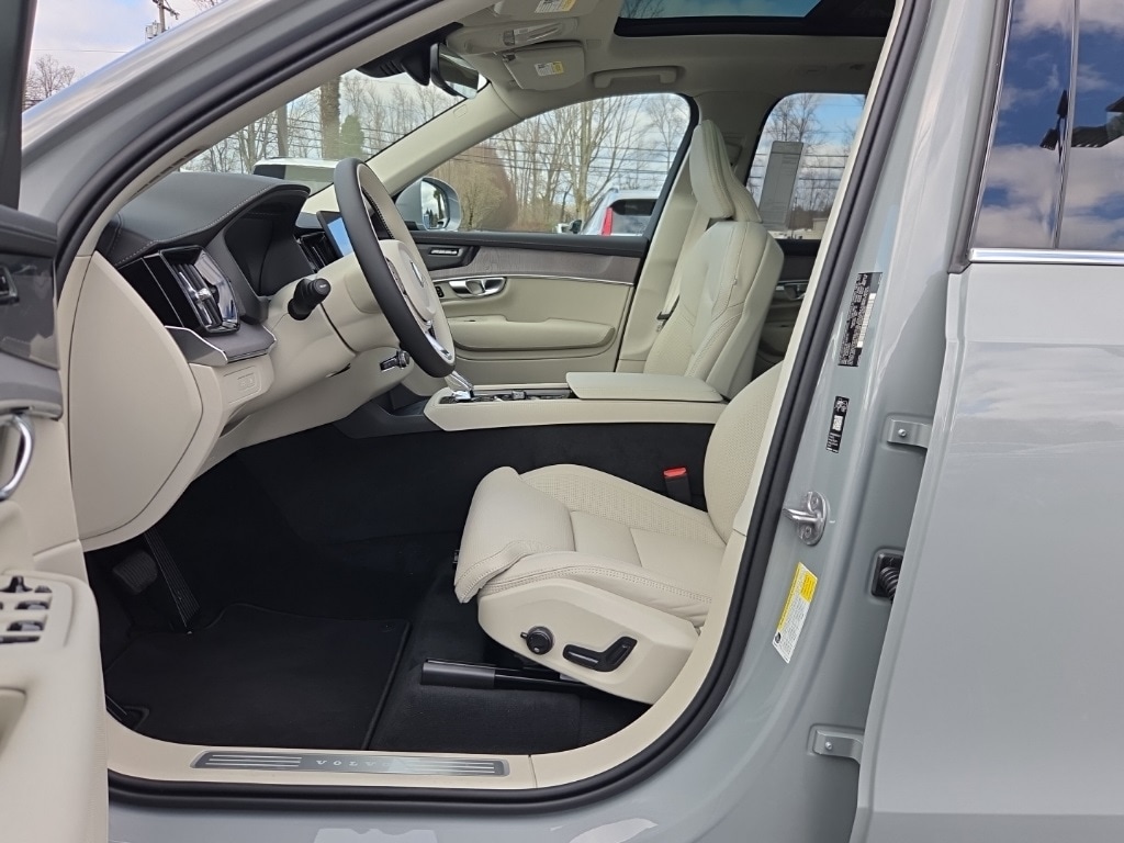 New 2026 Volvo XC90 plug-in hybrid T8 Ultra 7-Seater SUV