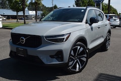 2025 Volvo XC40