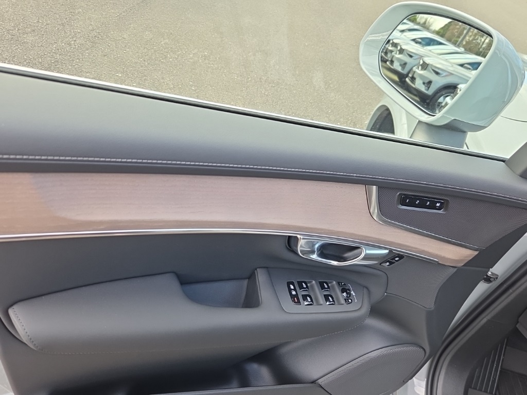 New 2026 Volvo XC90 plug-in hybrid T8 Plus 7-Seater SUV