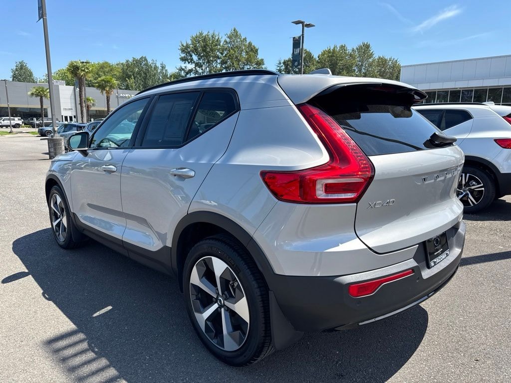 Used 2024 Volvo XC40 B5 Core SUV