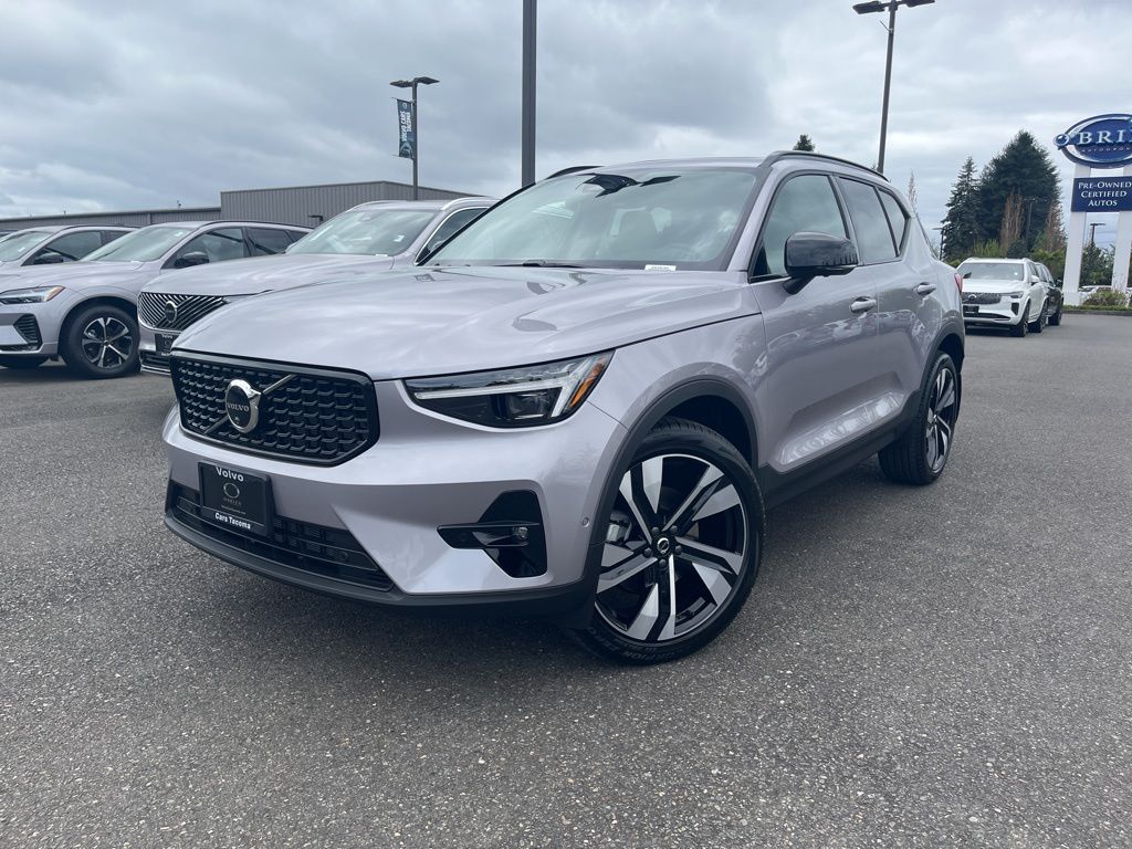 2026 Volvo XC40 B5 Ultra Dark AWD's photo