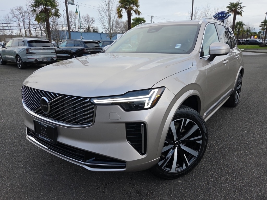 2026 Volvo XC90 Core's photo