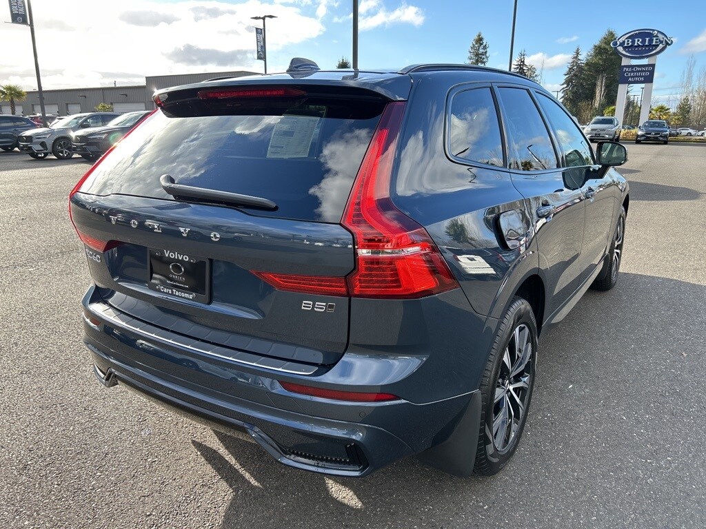 2025 Volvo XC60 B5 Core photo 2