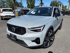 2025 Volvo XC40