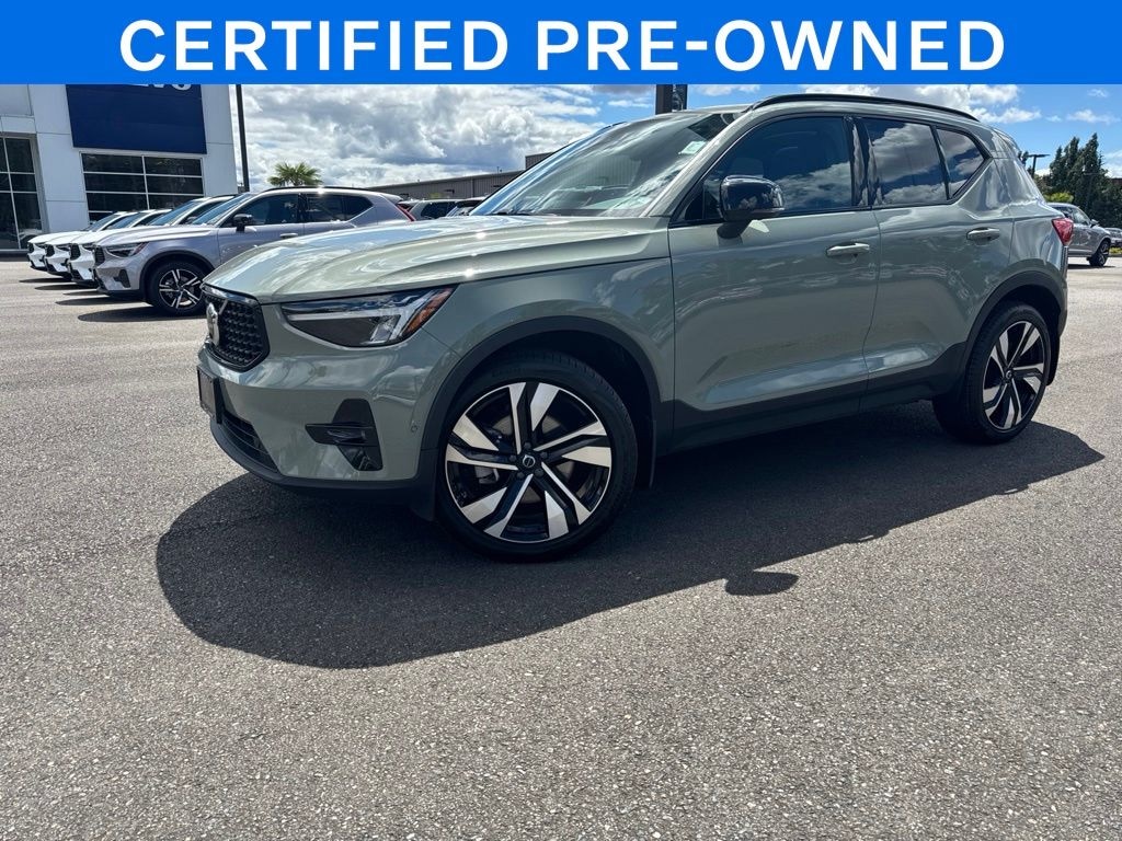 Used 2023 Volvo XC40 B5 Plus Dark Theme SUV