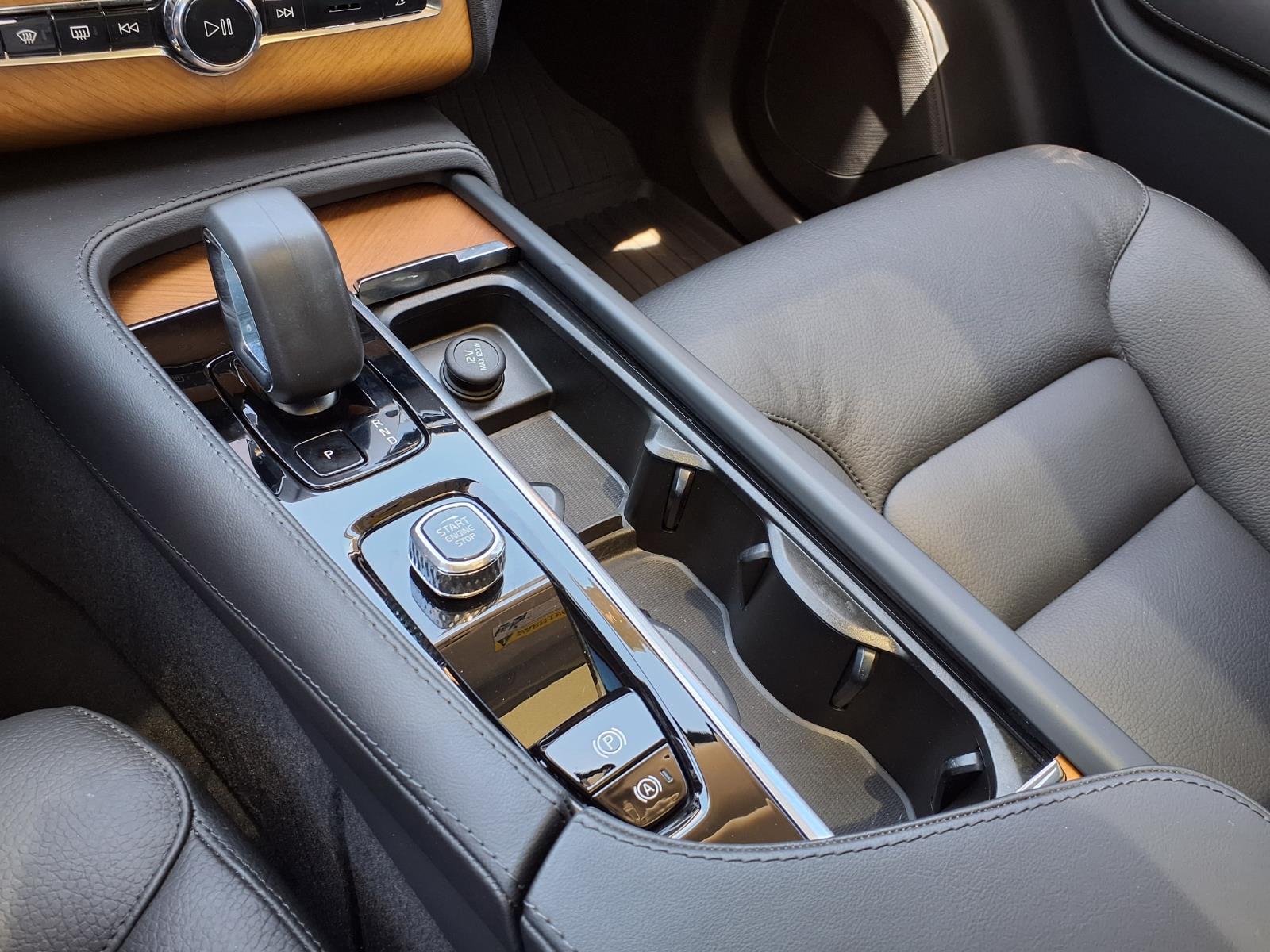 2024 Volvo XC90 Plus - Photo 25