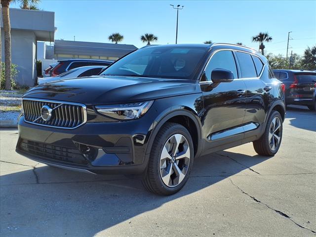 2025 Volvo XC40 Core photo 2