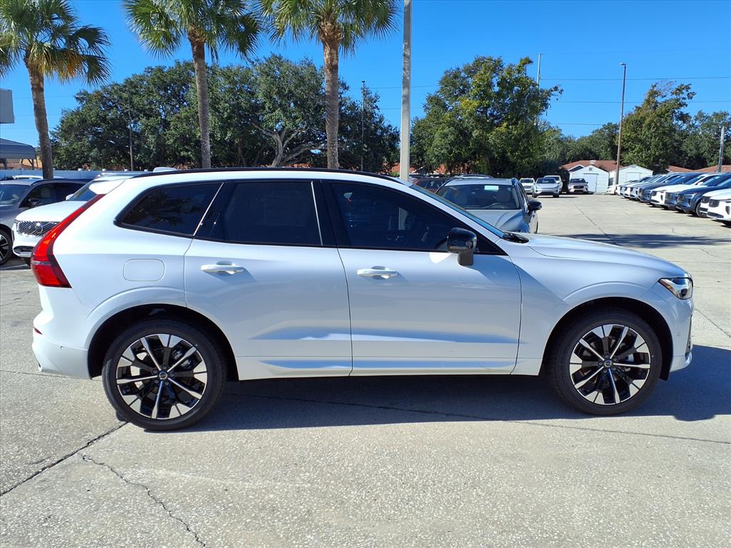 2026 Volvo XC60 Plus - Photo 8