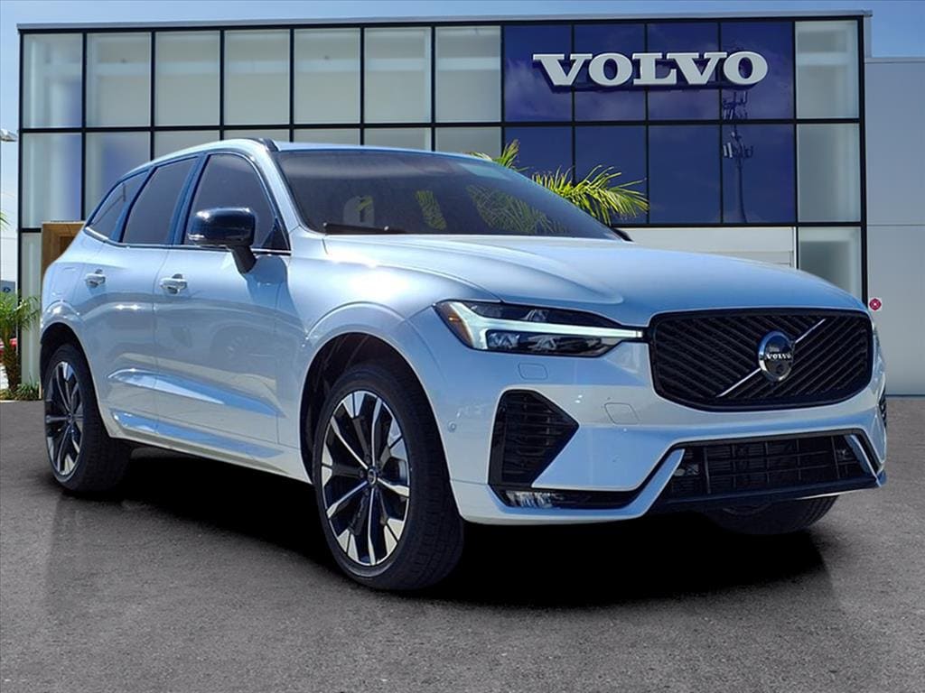 2026 Volvo XC60 Plus's photo