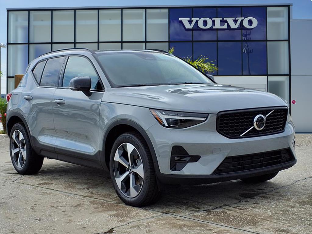 2026 Volvo XC40 Plus's photo
