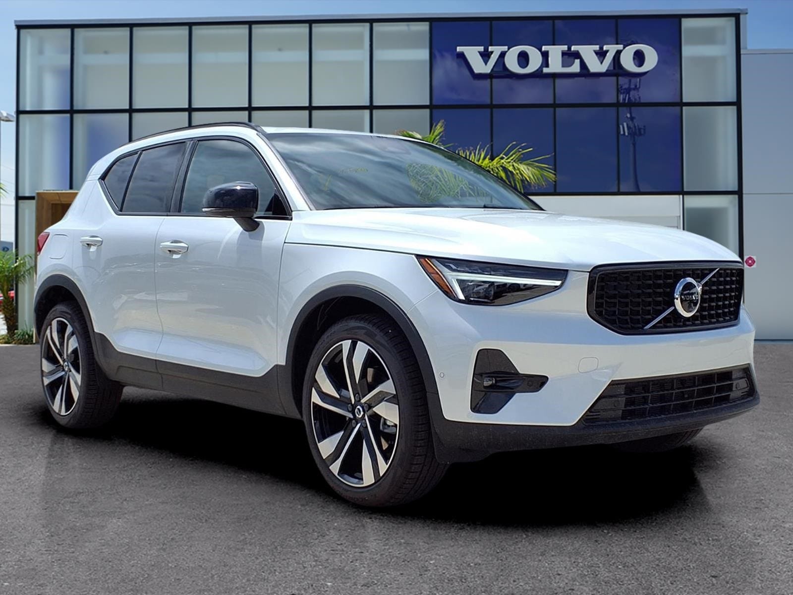 2026 Volvo XC40