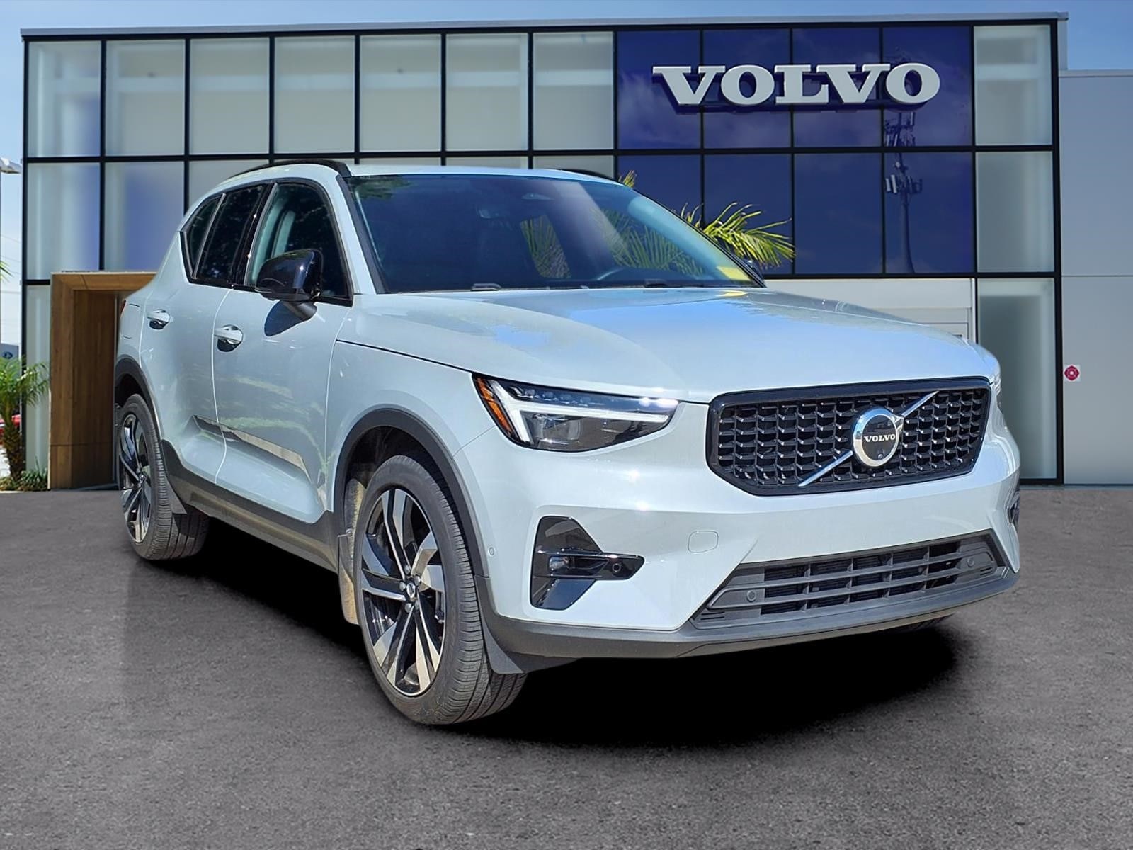 2025 Volvo XC40 Ultra