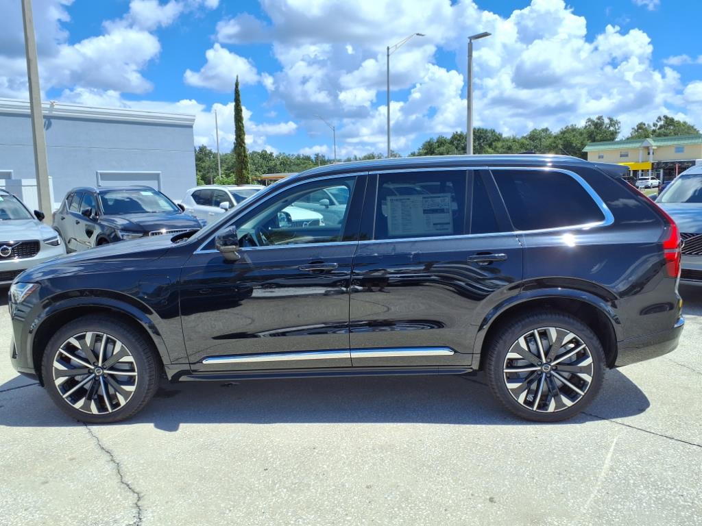 2026 Volvo XC90 T8 Core photo 4