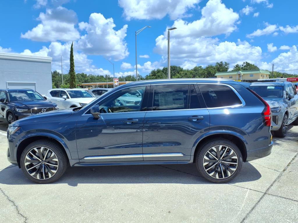 2026 Volvo XC90 Core AWD photo 4