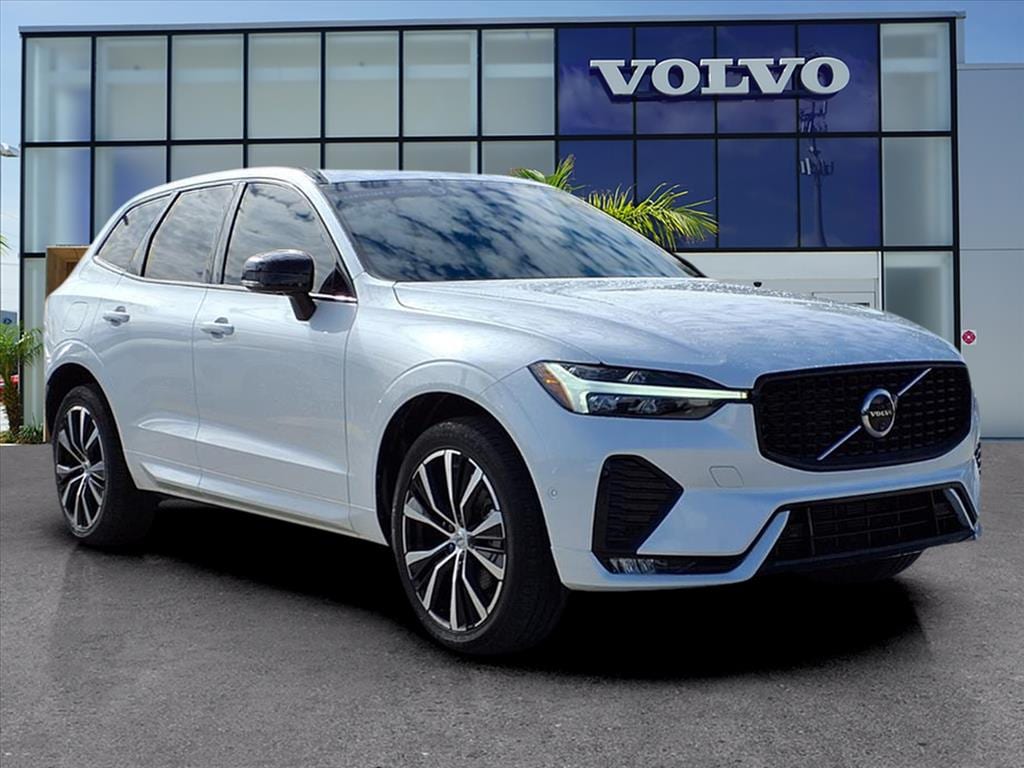 2024 Volvo XC60 Plus's photo